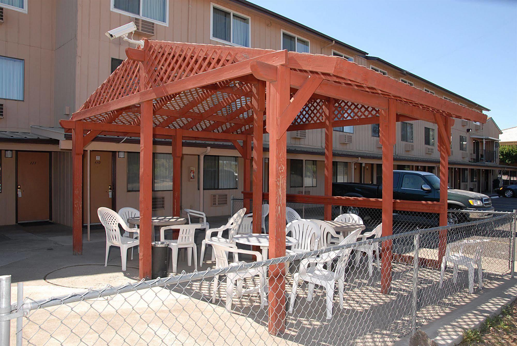Redmond Inn ภายนอก รูปภาพ